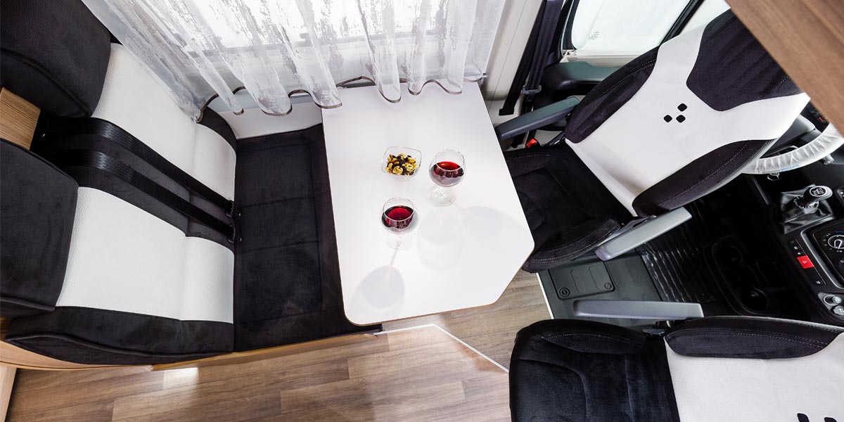 Bravia Van 599 Edition Sitzbreich von oben fotografiert